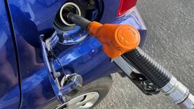 Как найти заправку в Роснефть